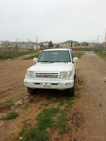 Mitsubishi Pajero io 1999, 250,000 km - 1.8 l - Bakı