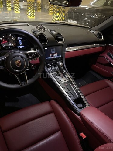 Porsche 718 Cayman-6