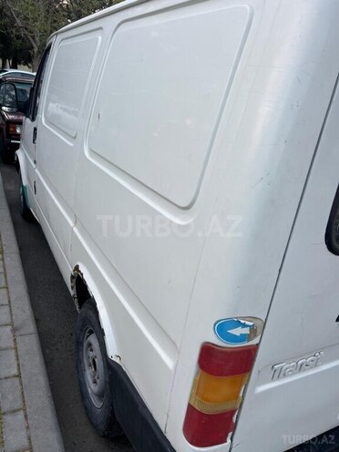 Ford Transit-4