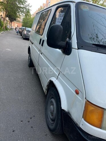 Ford Transit-2