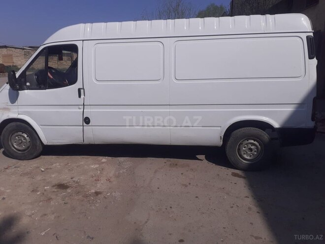 Ford Transit-3
