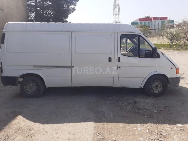Ford Transit-2
