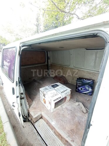 Ford Transit-11