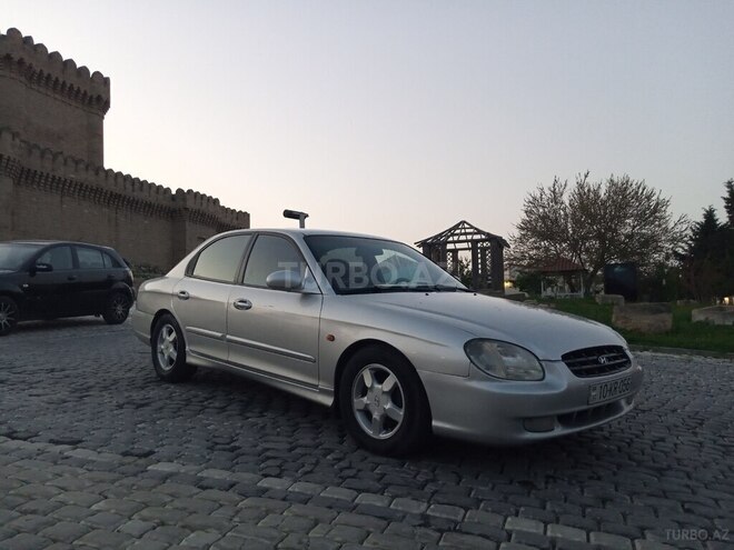 Hyundai Sonata-4
