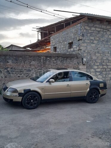 Volkswagen Passat 2001, 319,000 km - 1.8 l - Gəncə