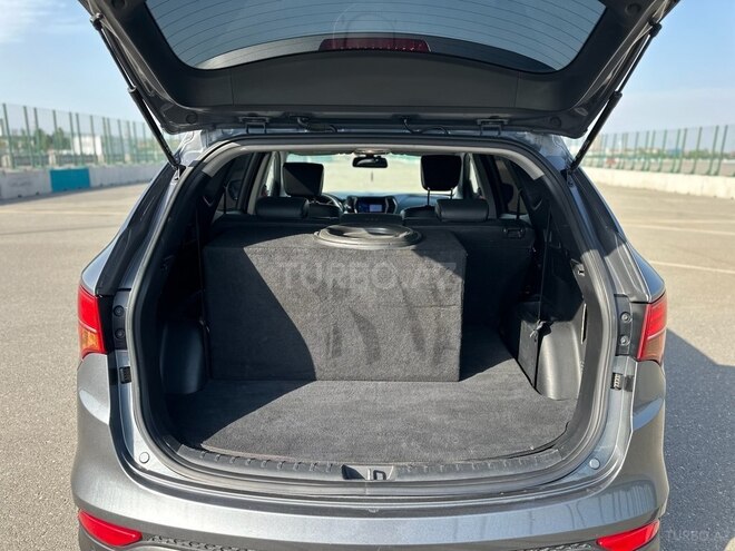 Hyundai Santa Fe-15
