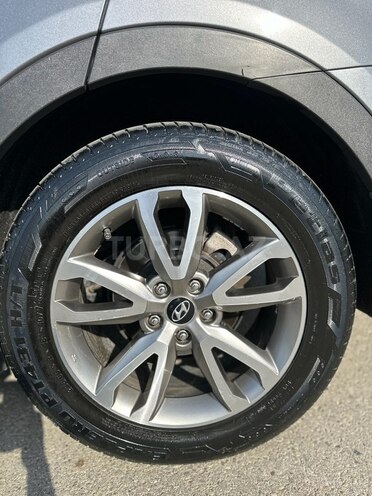 Hyundai Santa Fe-16