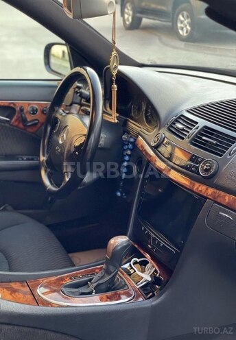 Mercedes E 240 2004, 305,000 km - 2.4 l - Bakı