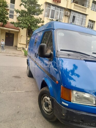Ford Transit-8
