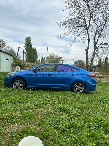 Hyundai Elantra 2017, 93,000 km - 2.0 l - Qusar