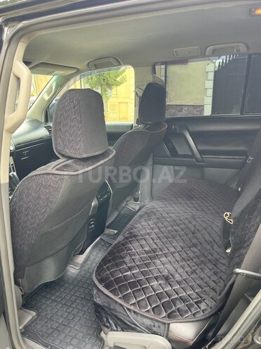 Toyota Land Cruiser Prado-10