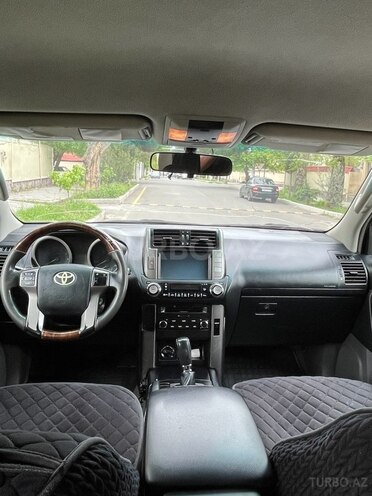 Toyota Land Cruiser Prado-7
