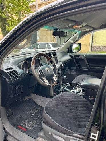 Toyota Land Cruiser Prado-8