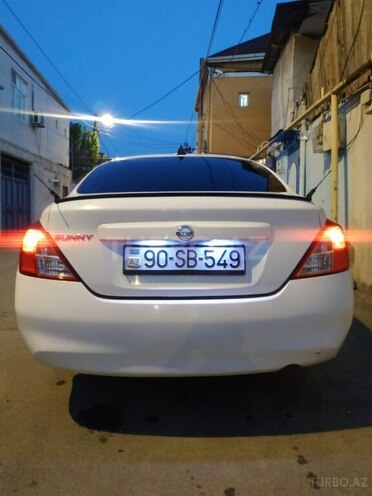 Nissan Sunny-5