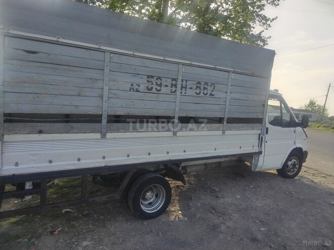 Ford Transit-3