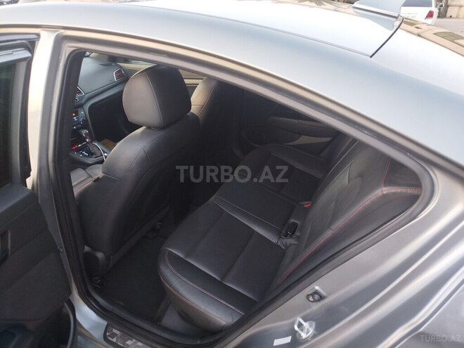 Hyundai Elantra 2017, 215,491 km - 1.6 l - Bakı