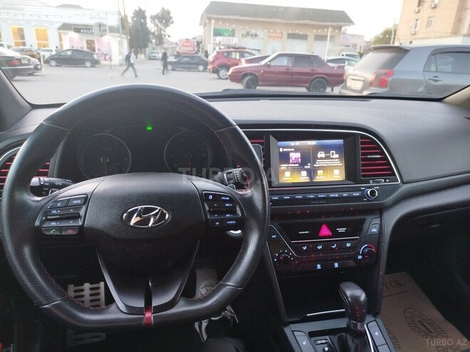 Hyundai Elantra 2017, 215,491 km - 1.6 l - Bakı