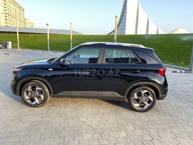 Hyundai Venue 2023, 22,000 km - 1.6 л - Bakı