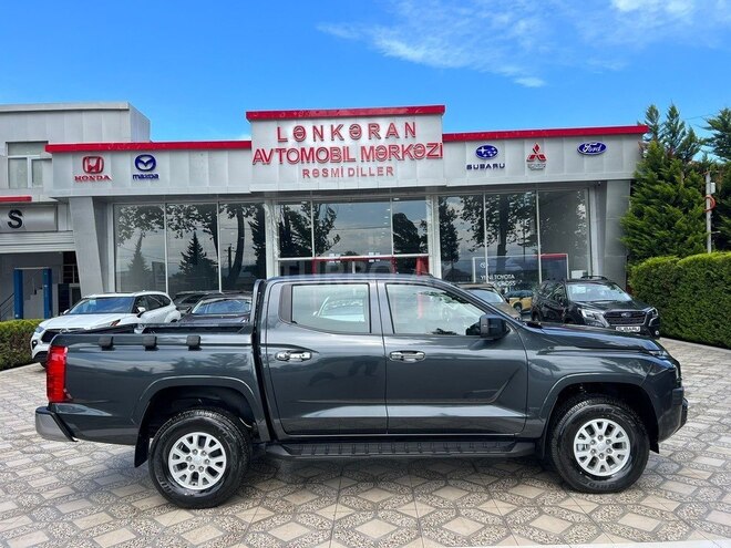 Mitsubishi L200-9