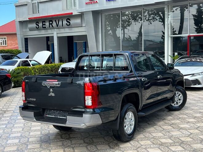 Mitsubishi L200-5