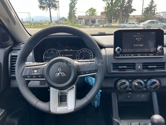 Mitsubishi L200-15
