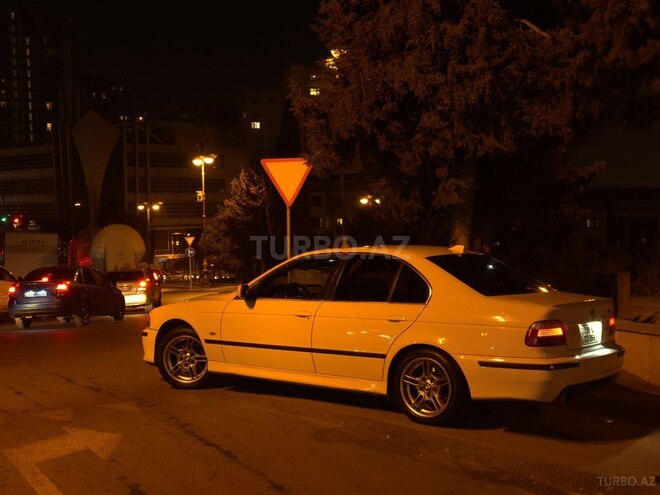 BMW 525 2002, 321,000 km - 2.5 l - Bakı