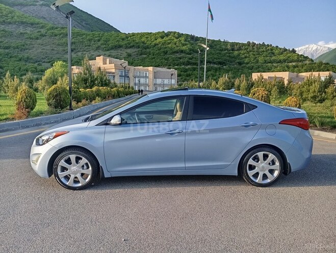 Hyundai Elantra 2012, 94,951 km - 1.8 l - Şəki
