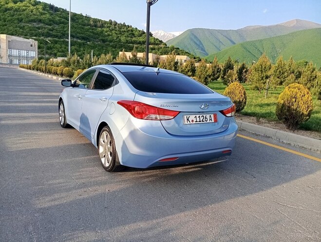 Hyundai Elantra 2012, 94,951 km - 1.8 l - Şəki