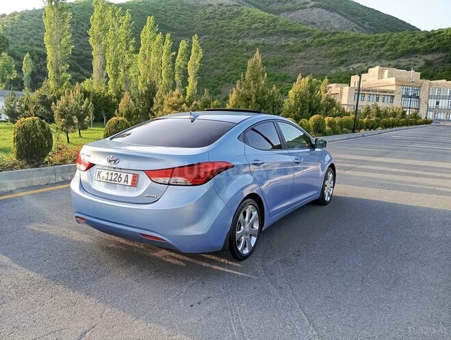 Hyundai Elantra 2012, 94,951 km - 1.8 l - Şəki