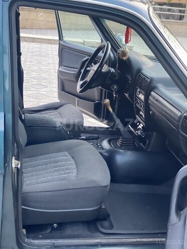 GAZ 31105 2004, 220,000 km - 2.3 l - Qazax