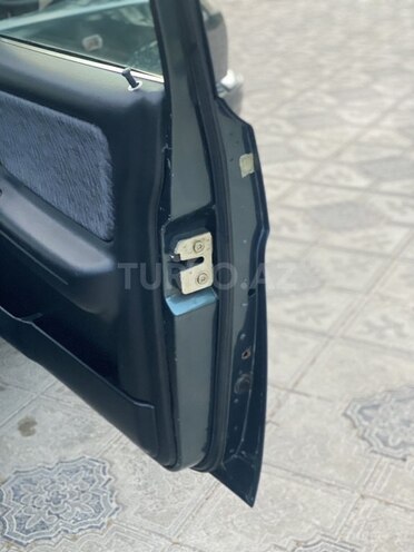 GAZ 31105 2004, 220,000 km - 2.3 l - Qazax
