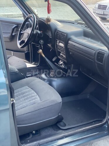 GAZ 31105 2004, 220,000 km - 2.3 l - Qazax