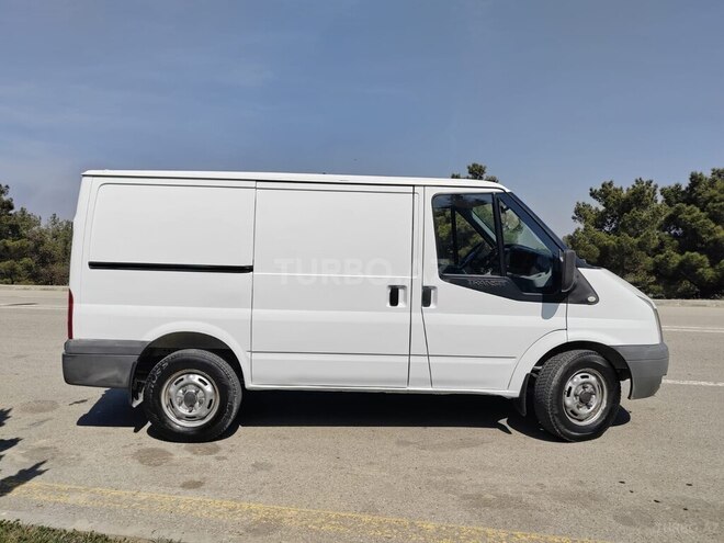 Ford Transit-5