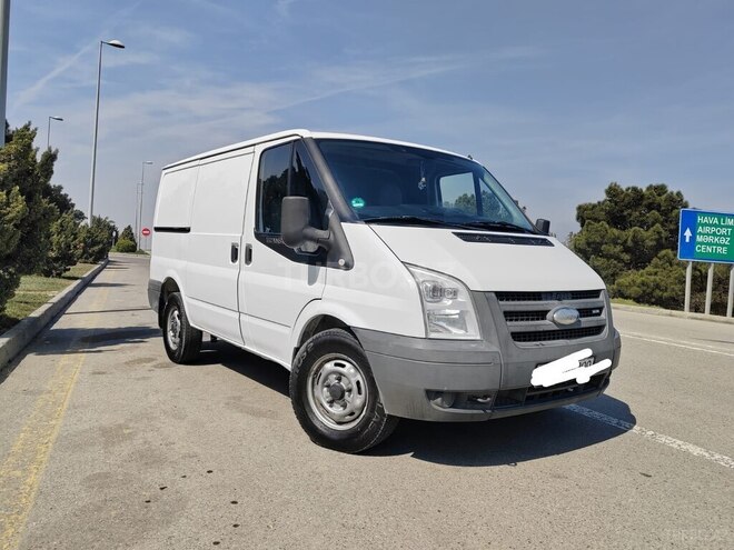 Ford Transit-9