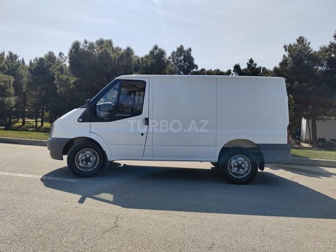 Ford Transit-8