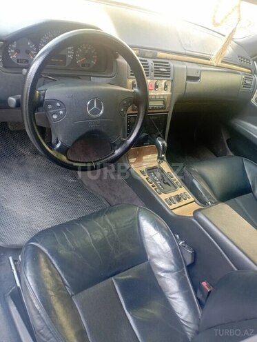 Mercedes E 320 1999, 20,035 km - 3.2 l - Bakı