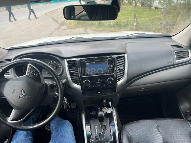 Mitsubishi L200 2015, 228,000 km - 2.5 л - Bakı