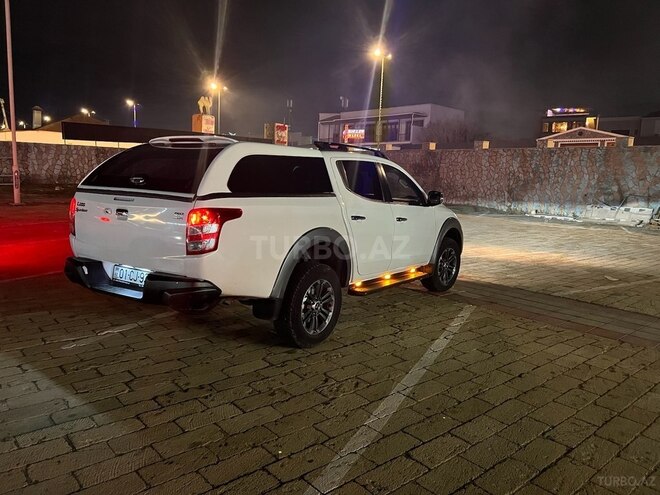 Mitsubishi L200 2015, 228,000 km - 2.5 л - Bakı