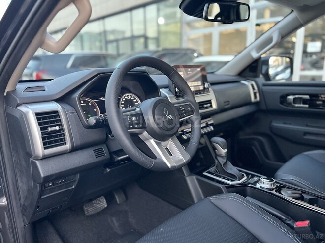 Mitsubishi L200-5