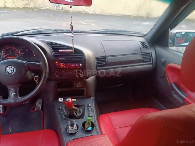 BMW 318 1996, 277,000 km - 1.8 l - Zaqatala