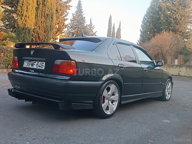 BMW 318 1996, 277,000 km - 1.8 l - Zaqatala