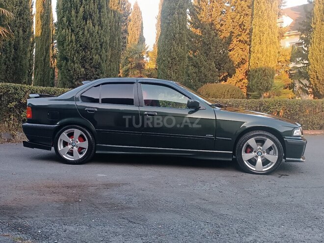 BMW 318 1996, 277,000 km - 1.8 l - Zaqatala