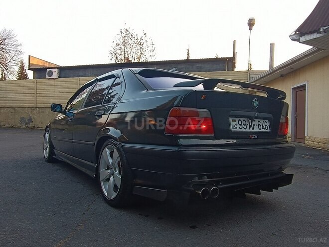 BMW 318 1996, 277,000 km - 1.8 l - Zaqatala