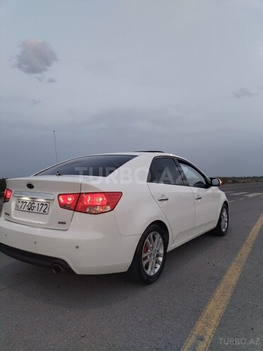 Kia Cerato 2011, 270,139 km - 1.6 l - Ucar