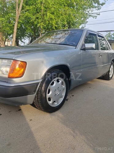 Mercedes E 200 1992, 300,000 km - 2.0 l - Cəlilabad