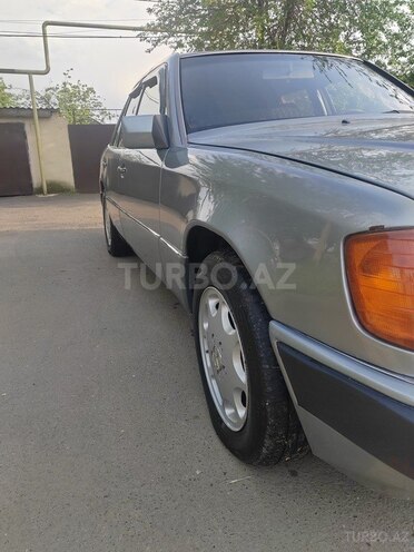 Mercedes E 200 1992, 300,000 km - 2.0 l - Cəlilabad