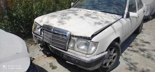 Mercedes E 200 d 1985, 450,000 km - 2.0 l - Bakı