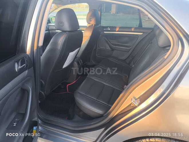 Volkswagen Jetta 2006, 333,600 km - 2.5 l - Bakı