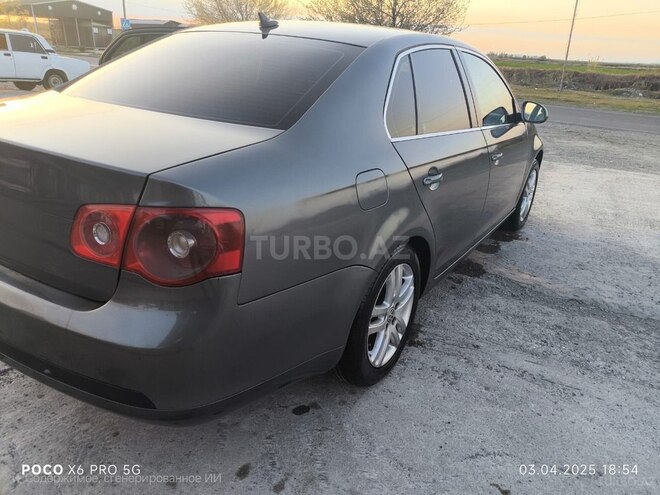 Volkswagen Jetta 2006, 333,600 km - 2.5 l - Bakı