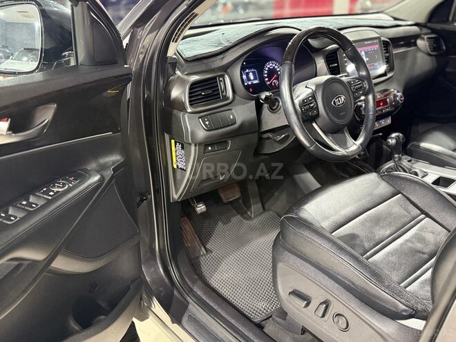 Kia Sorento-12